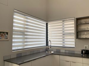 venetian blinds